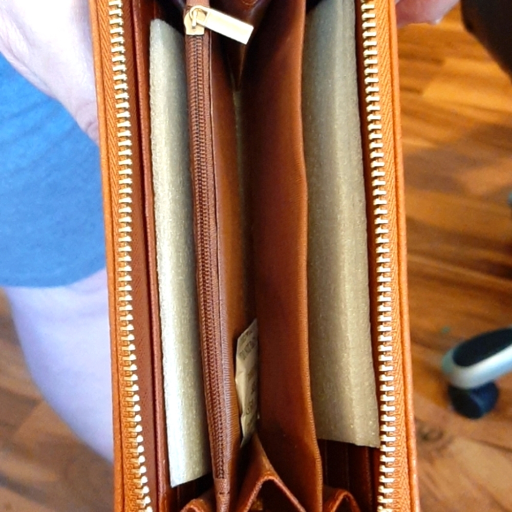 Le Miel Shoulder Bag.     Smoke free home - Picture 7 of 7